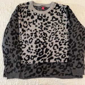 Vince Camuto : animal print sweater : size M : New no tags